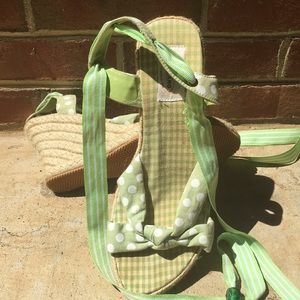 Light green polka dot wedges